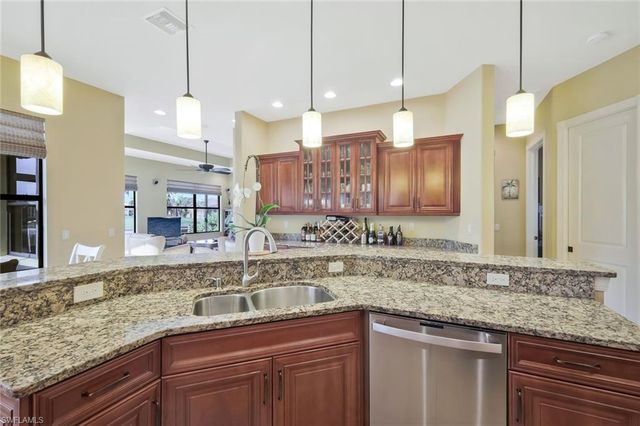 2724 Gleason PKWY, Cape Coral, FL 33914