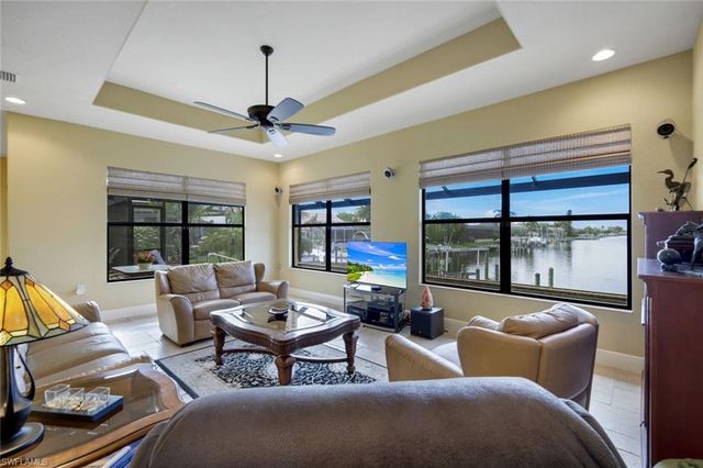 2724 Gleason PKWY, Cape Coral, FL 33914