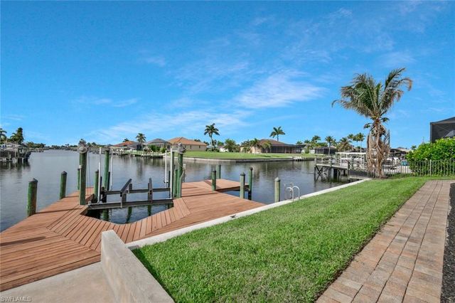 2724 Gleason PKWY, Cape Coral, FL 33914