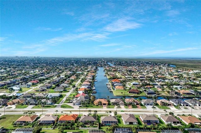 2724 Gleason PKWY, Cape Coral, FL 33914
