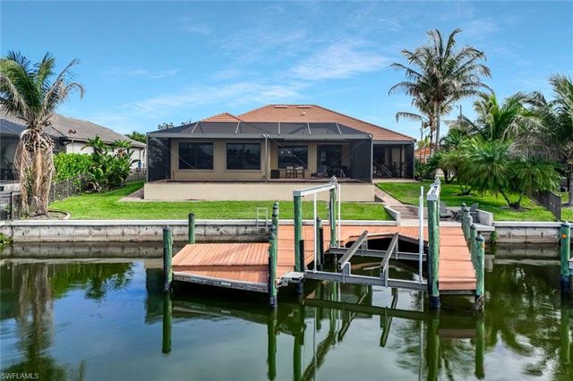 2724 Gleason PKWY, Cape Coral, FL 33914