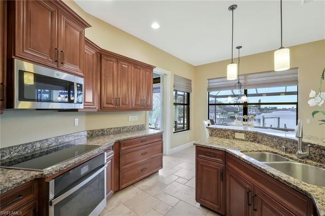 2724 Gleason PKWY, Cape Coral, FL 33914