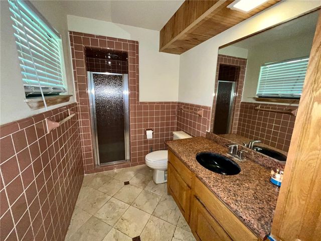 909 Anderson Street, Hearne, TX 77859