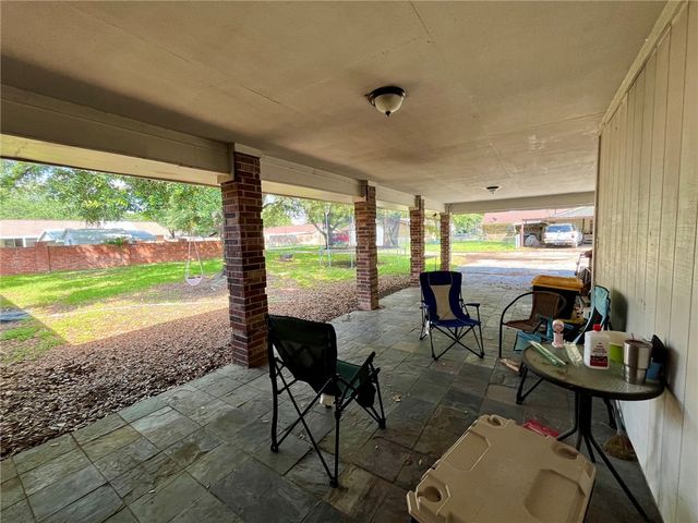909 Anderson Street, Hearne, TX 77859