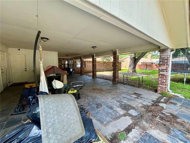 909 Anderson Street, Hearne, TX 77859