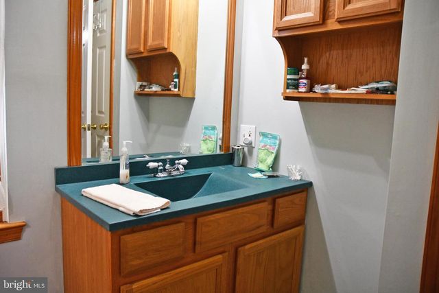 210 W MAIN ST, Cecilton, MD 21913