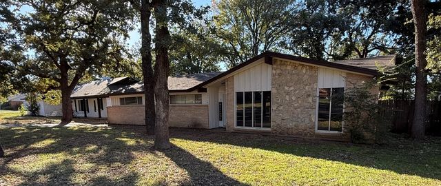 7116 Monterrey Drive, Fort Worth, TX 76112