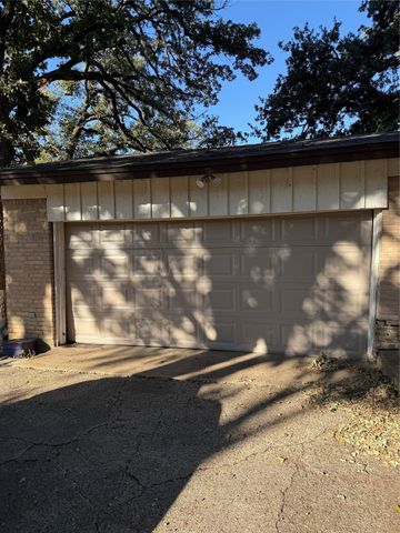 7116 Monterrey Drive, Fort Worth, TX 76112