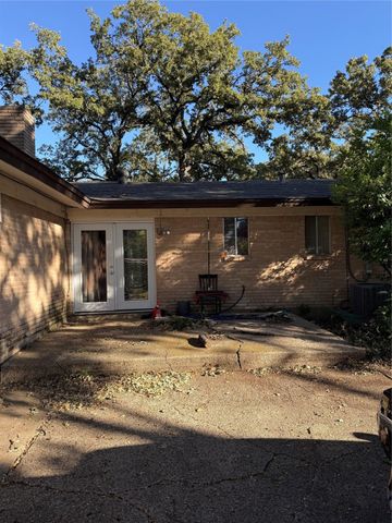 7116 Monterrey Drive, Fort Worth, TX 76112