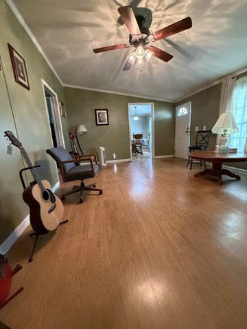 5343 King Robert Ln, Westmoreland, TN 37186