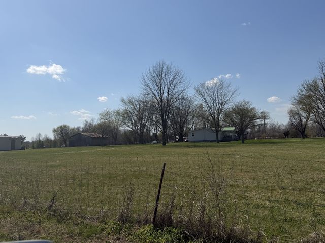 5343 King Robert Ln, Westmoreland, TN 37186