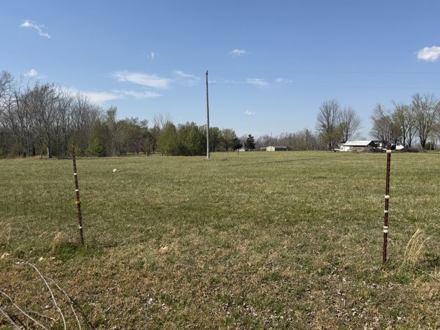 5343 King Robert Ln, Westmoreland, TN 37186