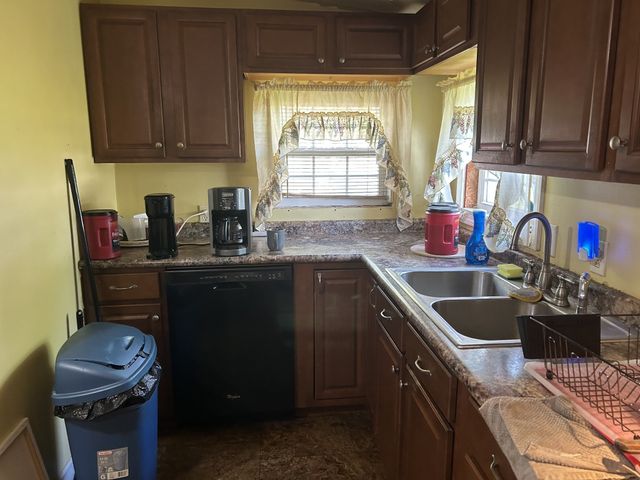 5343 King Robert Ln, Westmoreland, TN 37186