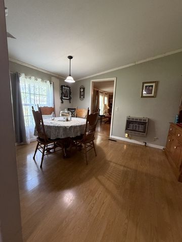 5343 King Robert Ln, Westmoreland, TN 37186