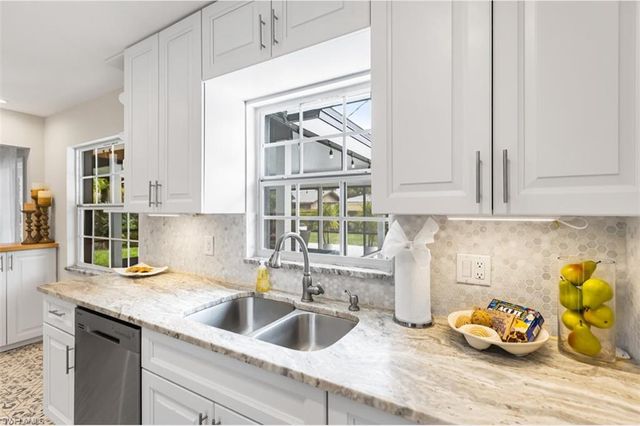 3950 Mohawk PL, Naples, FL 34112