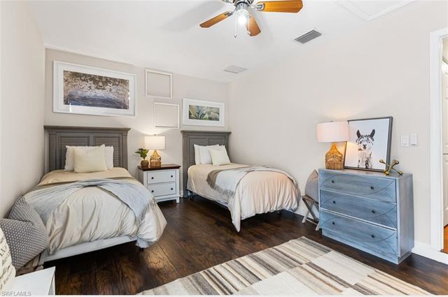 3950 Mohawk PL, Naples, FL 34112