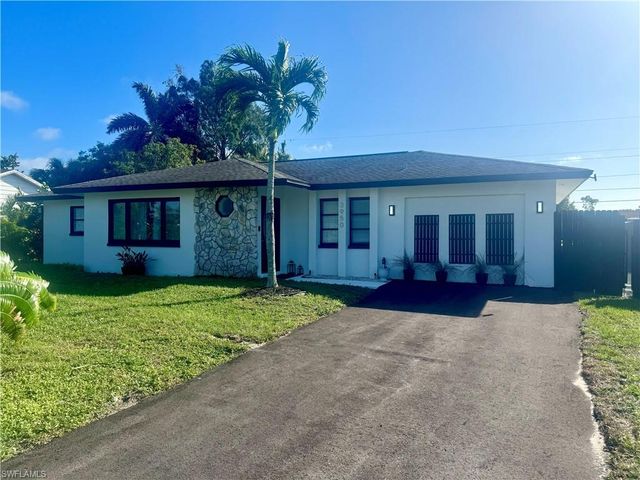 3950 Mohawk PL, Naples, FL 34112