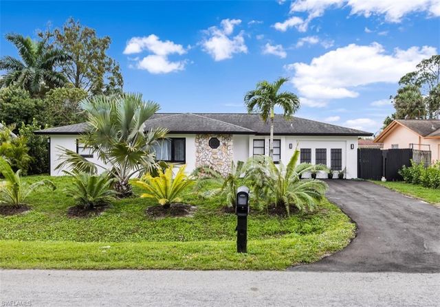 3950 Mohawk PL, Naples, FL 34112