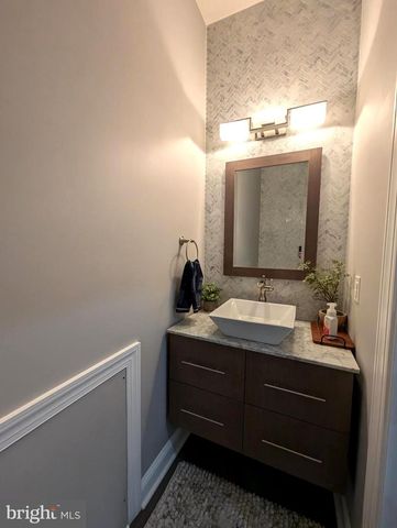 3300 PIETRO WAY, Philadelphia, PA 19145