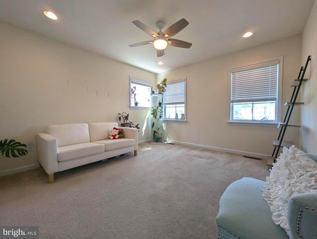 3300 PIETRO WAY, Philadelphia, PA 19145