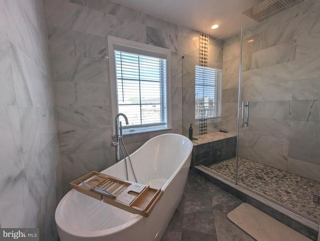 3300 PIETRO WAY, Philadelphia, PA 19145