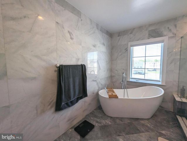 3300 PIETRO WAY, Philadelphia, PA 19145