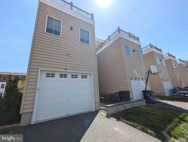 3300 PIETRO WAY, Philadelphia, PA 19145