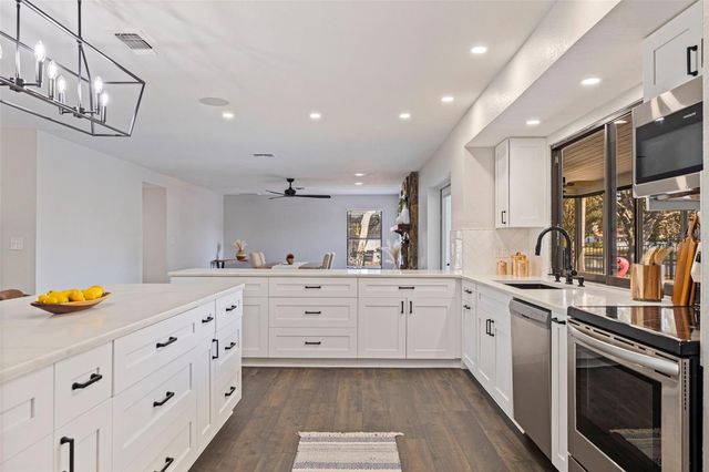 8950 BAYWOOD PARK DRIVE, Seminole, FL 33777