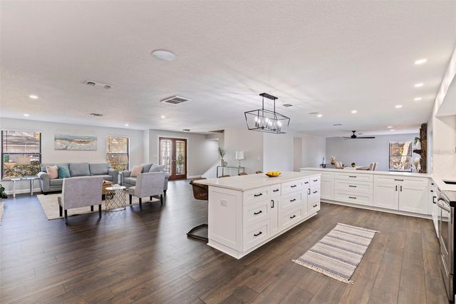 8950 BAYWOOD PARK DRIVE, Seminole, FL 33777