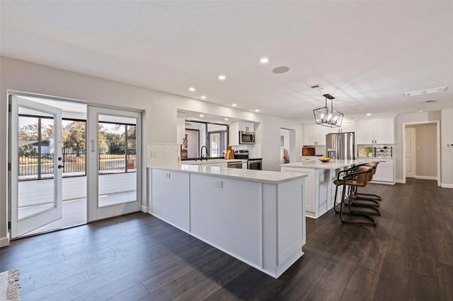 8950 BAYWOOD PARK DRIVE, Seminole, FL 33777