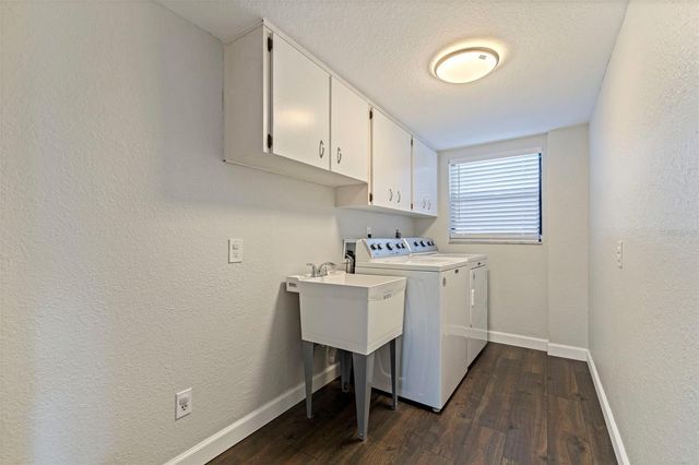 8950 BAYWOOD PARK DRIVE, Seminole, FL 33777