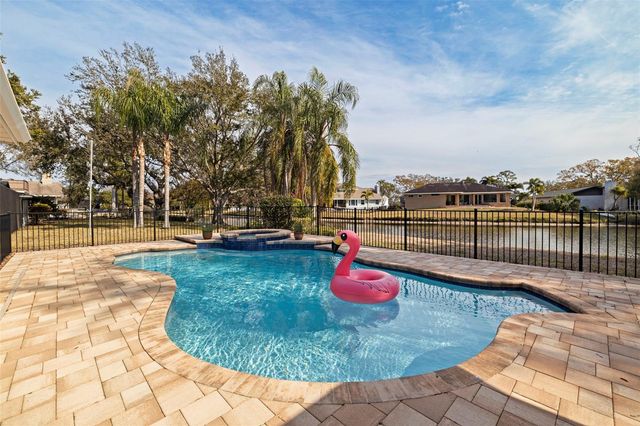 8950 BAYWOOD PARK DRIVE, Seminole, FL 33777