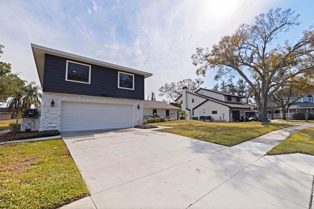 8950 BAYWOOD PARK DRIVE, Seminole, FL 33777