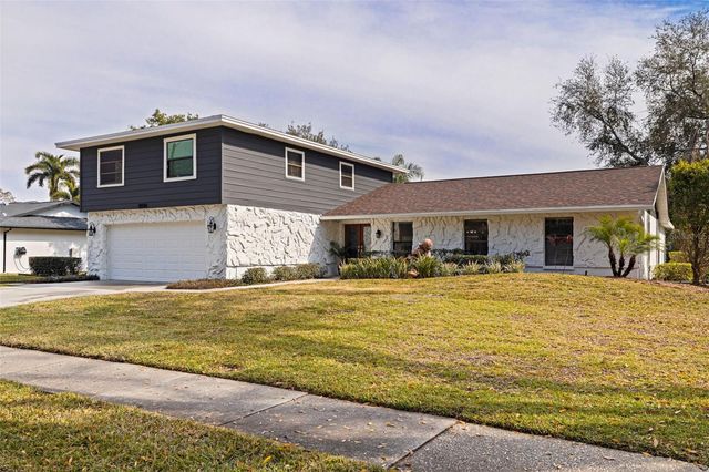 8950 BAYWOOD PARK DRIVE, Seminole, FL 33777