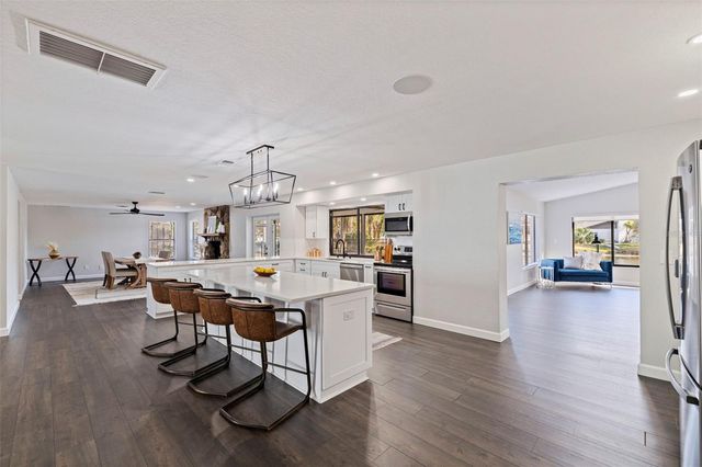 8950 BAYWOOD PARK DRIVE, Seminole, FL 33777