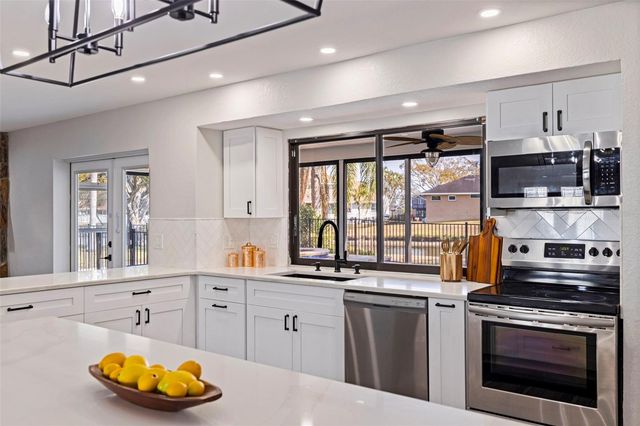 8950 BAYWOOD PARK DRIVE, Seminole, FL 33777