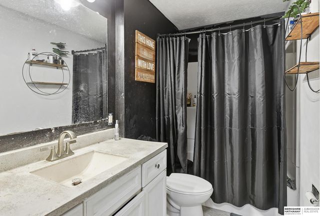 5121 N 53rd Street, Omaha, NE 68104