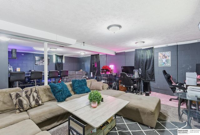 5121 N 53rd Street, Omaha, NE 68104