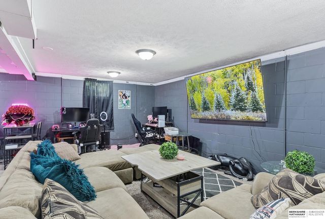 5121 N 53rd Street, Omaha, NE 68104