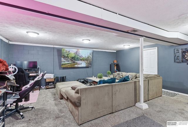 5121 N 53rd Street, Omaha, NE 68104
