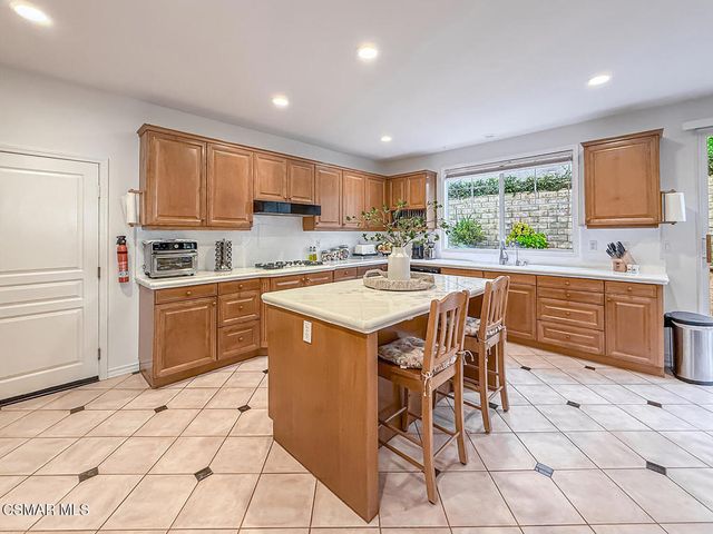 290 Culview Court, Simi Valley, CA 93065