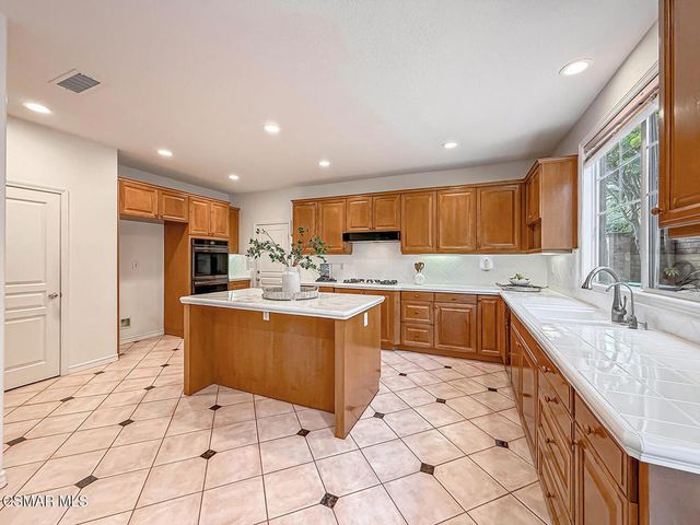 290 Culview Court, Simi Valley, CA 93065
