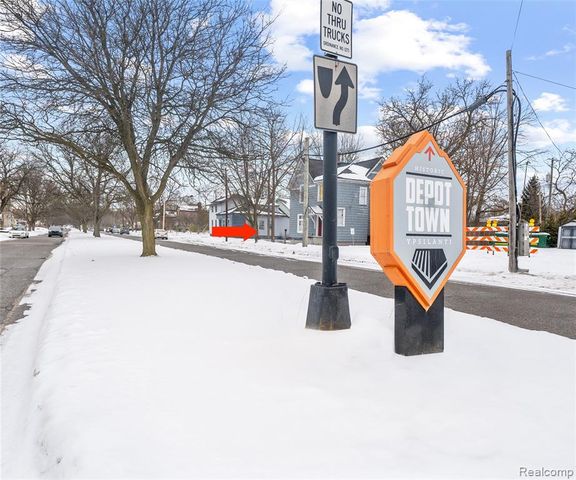 12 N River Street, Ypsilanti, MI 48198