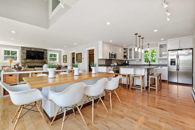 9 Ice House Road, New London, NH 03257