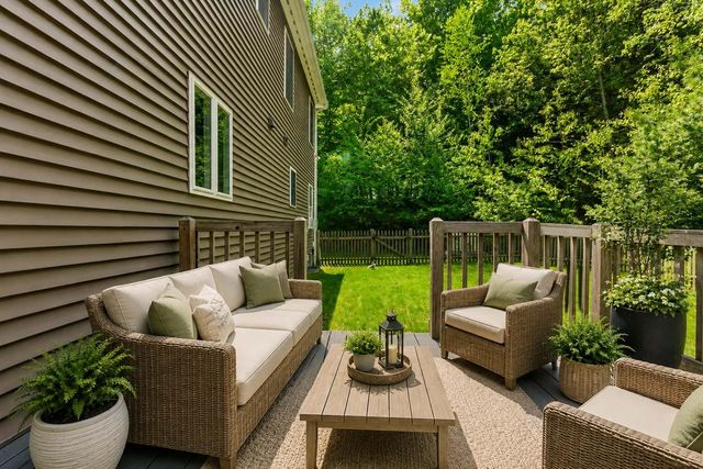 9 Ice House Road, New London, NH 03257