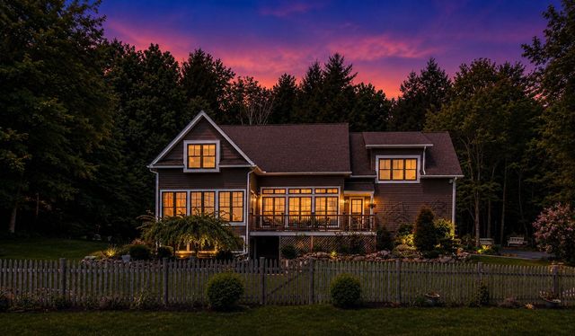 9 Ice House Road, New London, NH 03257