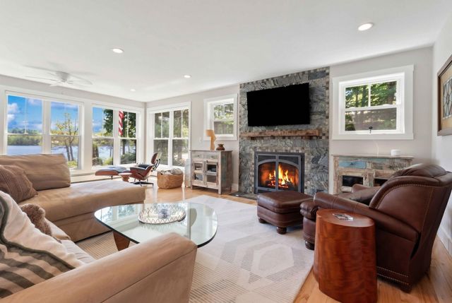 9 Ice House Road, New London, NH 03257