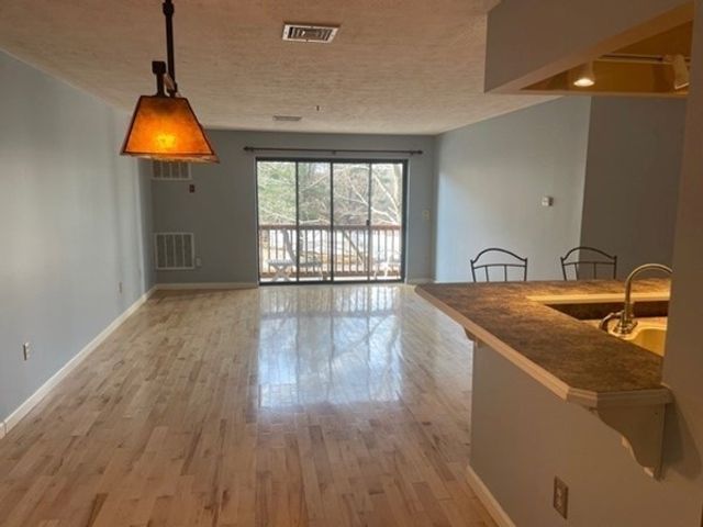 50 Steeplechase Ct 50, Haverhill, MA 01832