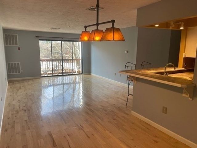 50 Steeplechase Ct 50, Haverhill, MA 01832