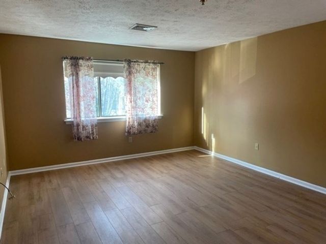 50 Steeplechase Ct 50, Haverhill, MA 01832